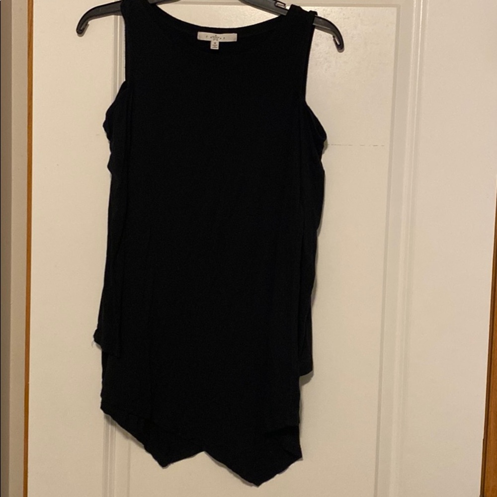Cold should black blouse